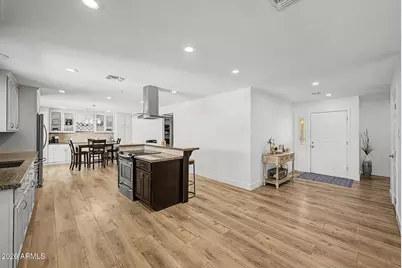 8720 E Whitton Avenue, Scottsdale, AZ 85251 - Photo 2