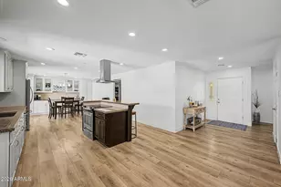 8720 E Whitton Ave, Scottsdale, AZ 85251 - Photo 2