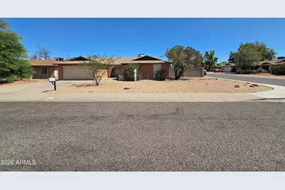 3746 W Surrey Avenue, Phoenix, AZ 85029 - Photo 2
