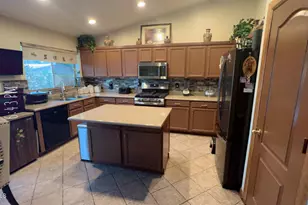 7972 W Rancho Dr, Glendale, AZ 85303 - Photo 4