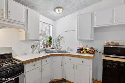 7302 W Peoria Avenue #74, Peoria, AZ 85345 - Photo 4