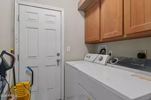 27513 N 252nd Ave, Wittmann, AZ 85361 - Photo 18