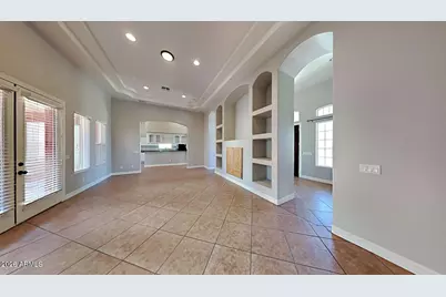 14202 N 180th Avenue, Surprise, AZ 85388 - Photo 2