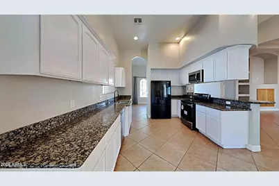 14202 N 180th Avenue, Surprise, AZ 85388 - Photo 4