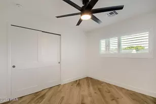 8318 E Sells Dr, Scottsdale, AZ 85251 - Photo 18