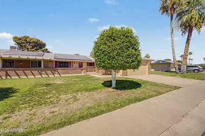 10962 W Kelso Drive, Sun City, AZ 85351 - Photo 2
