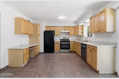 250 E Park Avenue, Gilbert, AZ 85234 - Photo 8