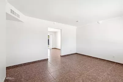 250 E Park Avenue, Gilbert, AZ 85234 - Photo 4