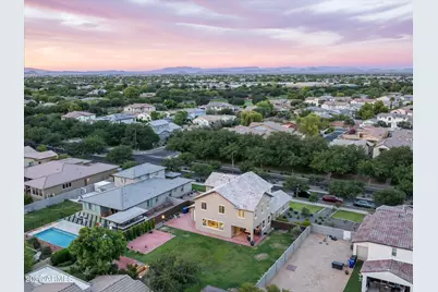 12872 N Founders Park Boulevard, Surprise, AZ 85379 - Photo 2