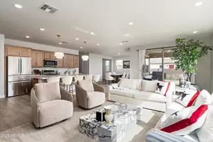 12872 N Founders Park Blvd, Surprise, AZ 85379 - Photo 8