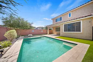 8853 W Fleetwood Ln, Glendale, AZ 85305 - Photo 2