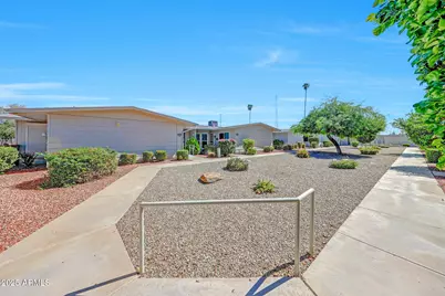 10837 W Santa Fe Drive, Sun City, AZ 85351 - Photo 4