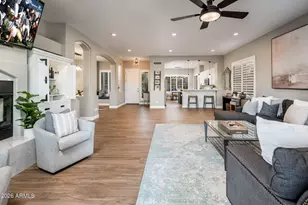 4375 E Lariat Ln, Phoenix, AZ 85050 - Photo 12
