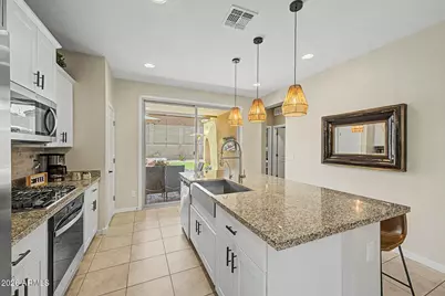 4611 W Greenleaf Drive, San Tan Valley, AZ 85144 - Photo 6