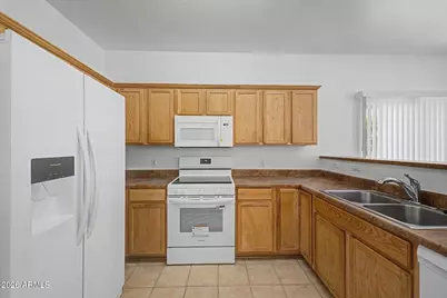 8777 W Dahlia Drive, Peoria, AZ 85381 - Photo 6