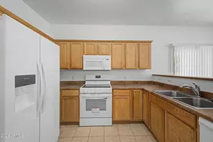 8777 W Dahlia Dr, Peoria, AZ 85381 - Photo 6