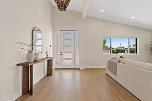 3921 E Sahuaro Dr, Phoenix, AZ 85028 - Photo 2