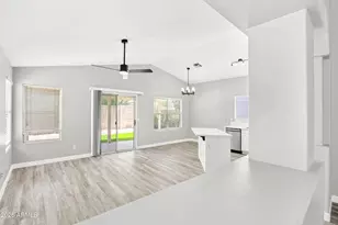 3046 W Abraham Ln, Phoenix, AZ 85027 - Photo 8