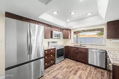 5503 W Cinnabar Avenue, Glendale, AZ 85302 - Photo 10