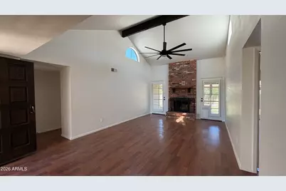 730 W Summit Place, Chandler, AZ 85225 - Photo 2