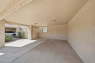 27 E Betty Elyse Ln, Phoenix, AZ 85022 - Photo 8