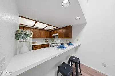 27 E Betty Elyse Lane, Phoenix, AZ 85022 - Photo 18