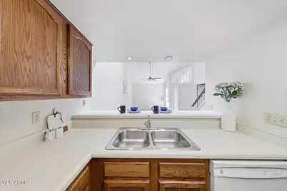 27 E Betty Elyse Lane, Phoenix, AZ 85022 - Photo 20