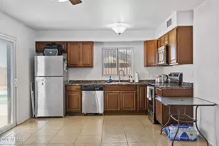 5532 N 68th Ave, Glendale, AZ 85303 - Photo 14