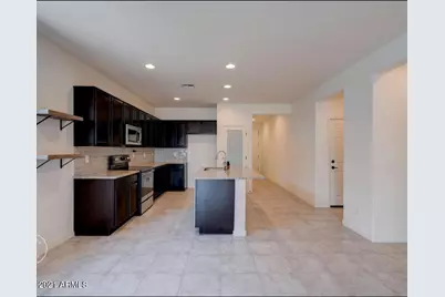 7136 S 33rd Avenue, Phoenix, AZ 85041 - Photo 4