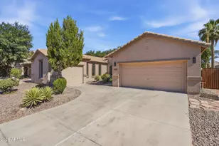 1689 E Iris Dr, Chandler, AZ 85286 - Photo 6