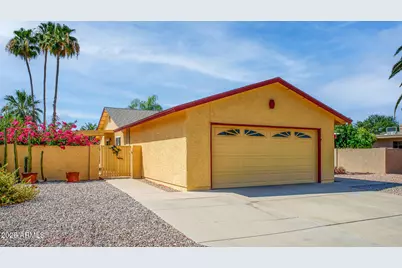 25821 S New Town Drive, Sun Lakes, AZ 85248 - Photo 2