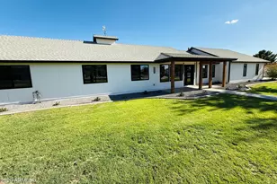 8663 E Winnston Cir, Mesa, AZ 85212 - Photo 2