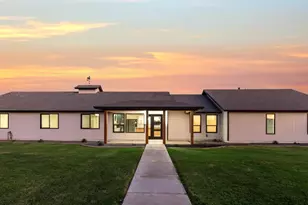 8663 E Winnston Cir, Mesa, AZ 85212 - Photo 10