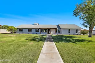 8663 E Winnston Cir, Mesa, AZ 85212 - Photo 2