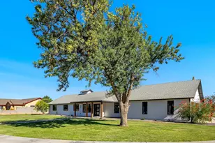 8663 E Winnston Cir, Mesa, AZ 85212 - Photo 4