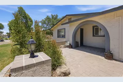 102 W Hackamore Avenue, Gilbert, AZ 85233 - Photo 4