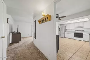 921 W Villa Theresa Dr, Phoenix, AZ 85023 - Photo 2