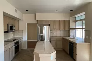 1628 E Glenhaven Dr, Phoenix, AZ 85048 - Photo 2