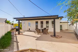 1721 S Shafer Dr, Tempe, AZ 85281 - Photo 32