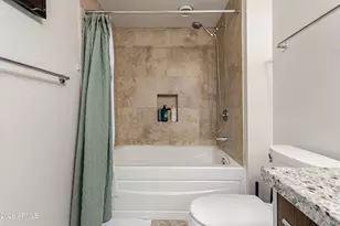7137 E Rancho Vista Dr, Scottsdale, AZ 85251 - Photo 16