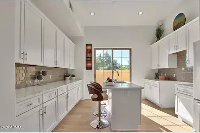 421 W 6th Street #1008, Tempe, AZ 85281 - Photo 2