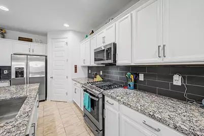 16793 W Jenan Road, Surprise, AZ 85388 - Photo 18