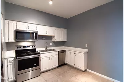 357 E Thomas Road #Unit A212, Phoenix, AZ 85012 - Photo 2