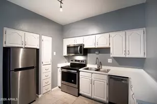 357 E Thomas Rd, Phoenix, AZ 85012 - Photo 1