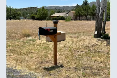 18628 S Joseph Hodge Road #80, Peeples Valley, AZ 86332 - Photo 2