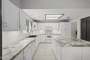14657 N 90th Dr, Peoria, AZ 85381 - Photo 10