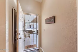 6097 S Pinehurst Dr, Chandler, AZ 85249 - Photo 2