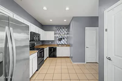 17757 W Mandalay Lane, Surprise, AZ 85388 - Photo 8