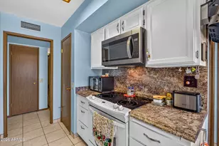 19014 N 99th Dr, Sun City, AZ 85373 - Photo 12