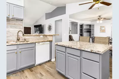 824 W 15th Avenue, Apache Junction, AZ 85120 - Photo 6